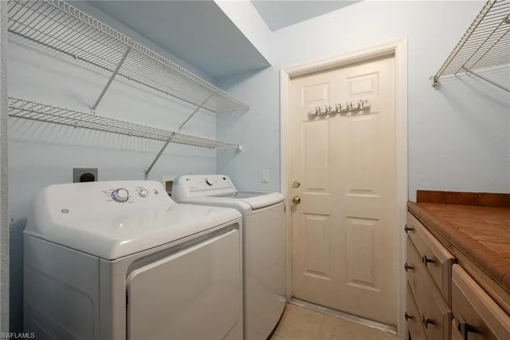 1323 Se 21st Ave, Cape Coral Fl 33990