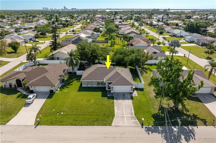 1323 Se 21st Ave, Cape Coral Fl 33990