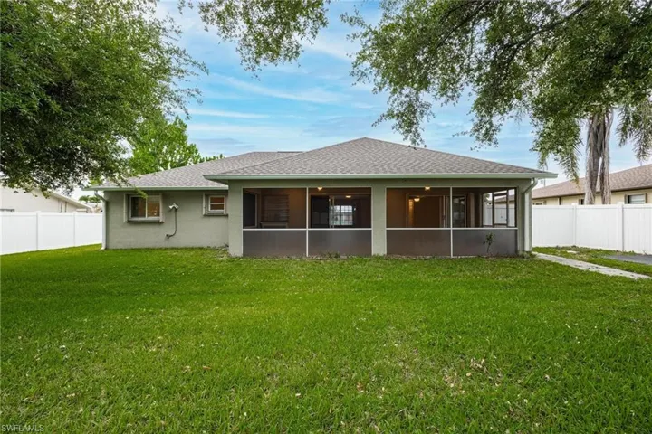 1323 Se 21st Ave, Cape Coral Fl 33990