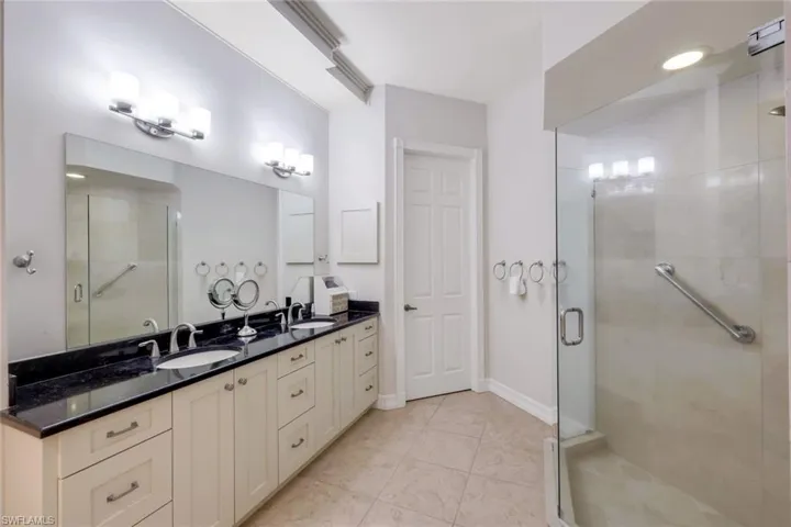 1895  Les Chateaux  BLVD, Naples, FL 34109