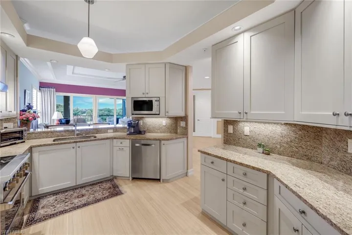 1895  Les Chateaux  BLVD, Naples, FL 34109