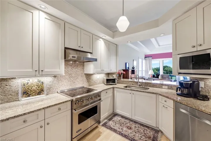 1895  Les Chateaux  BLVD, Naples, FL 34109