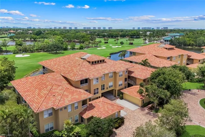 1895  Les Chateaux  BLVD, Naples, FL 34109