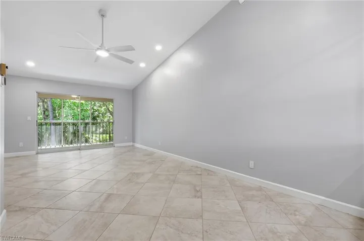 1706 Kings Lake Blvd 203, Naples, Florida 34112