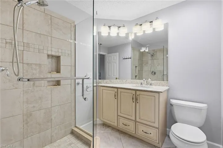 1706 Kings Lake Blvd 203, Naples, Florida 34112