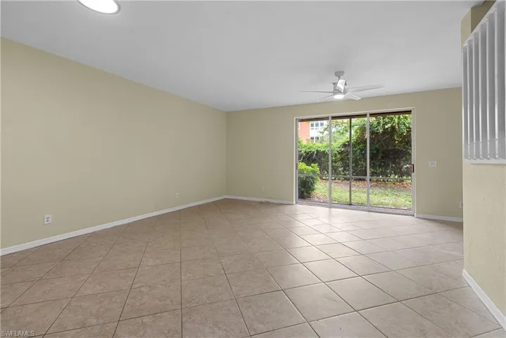 9555  Roundstone  CIR, Fort Myers, FL 33967