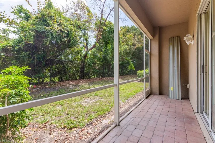 9555  Roundstone  CIR, Fort Myers, FL 33967