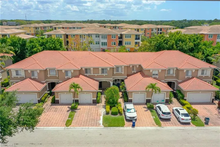 9555  Roundstone  CIR, Fort Myers, FL 33967