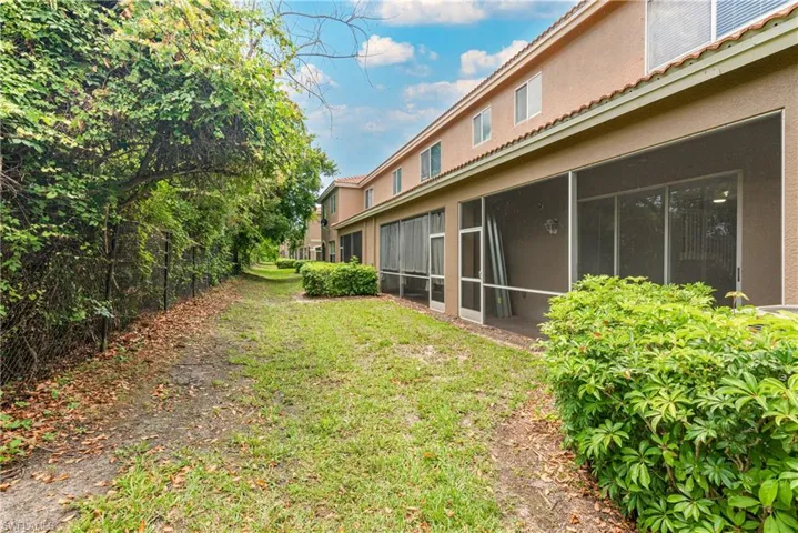 9555  Roundstone  CIR, Fort Myers, FL 33967