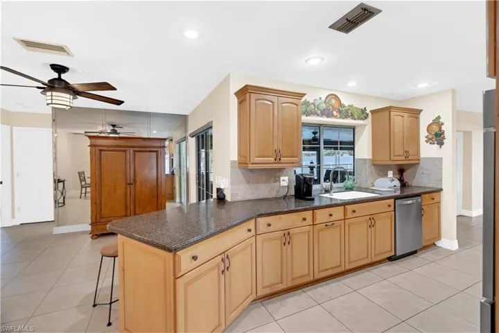 3722 Se 6th Ave, Cape Coral, Florida 33904