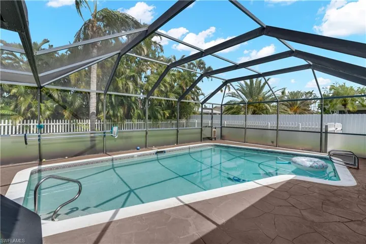 3722 Se 6th Ave, Cape Coral, Florida 33904
