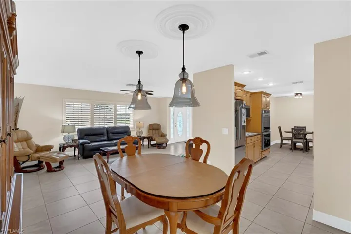 3722 Se 6th Ave, Cape Coral, Florida 33904