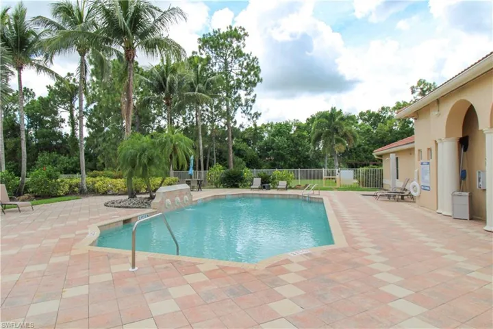 8215 Ibis Club Dr 102, Naples, Florida 34104