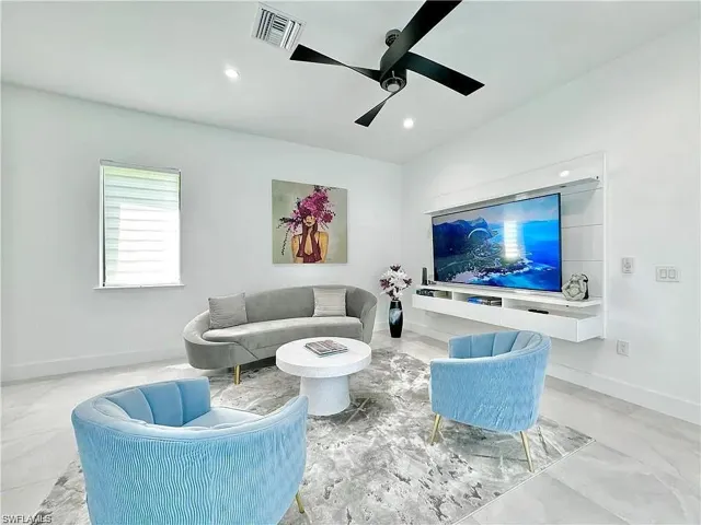 3155  Karen  DR, Naples, FL 34112