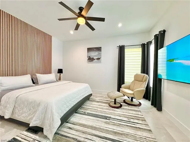 3155  Karen  DR, Naples, FL 34112