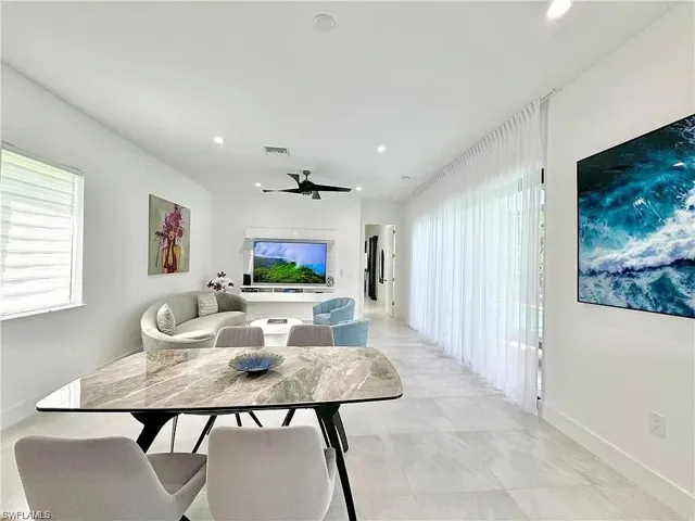 3155  Karen  DR, Naples, FL 34112