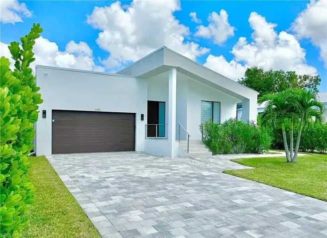 3155  Karen  DR, Naples, FL 34112