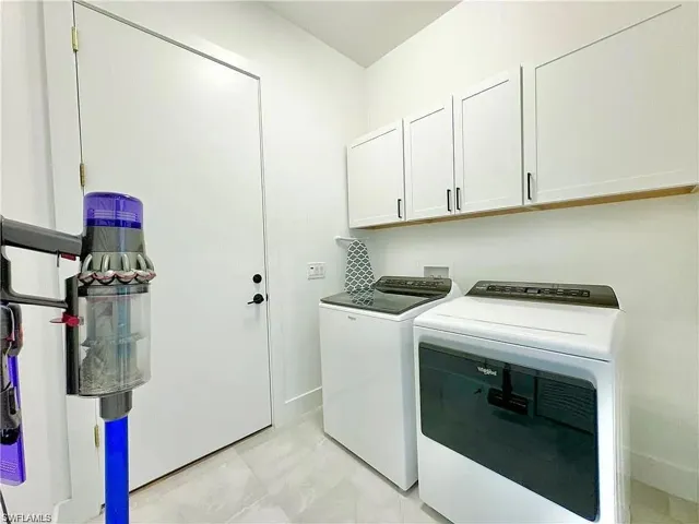 3155  Karen  DR, Naples, FL 34112