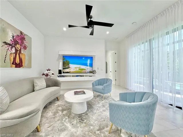 3155  Karen  DR, Naples, FL 34112