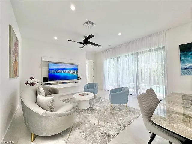 3155  Karen  DR, Naples, FL 34112