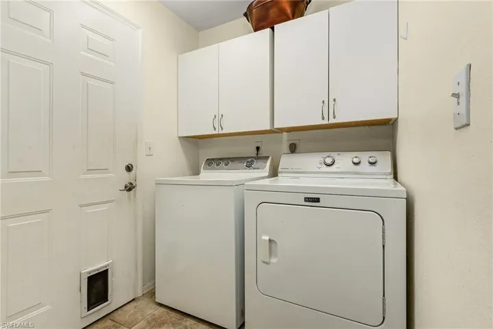 80  Fountain  CIR, Naples, FL 34119