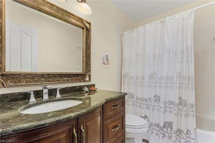 80  Fountain  CIR, Naples, FL 34119