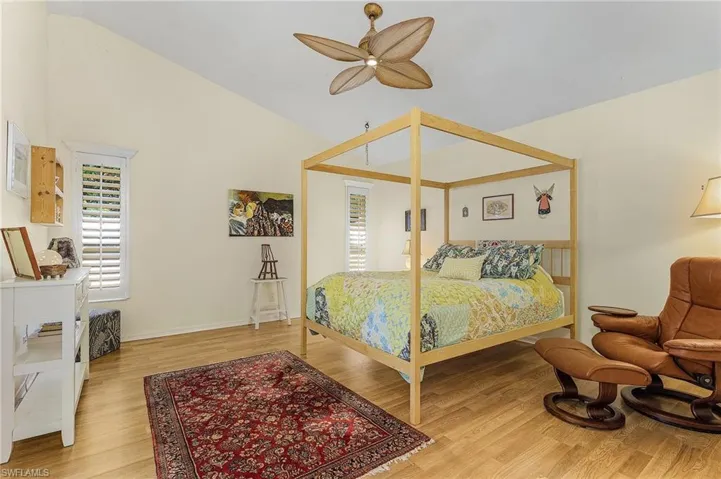 80  Fountain  CIR, Naples, FL 34119