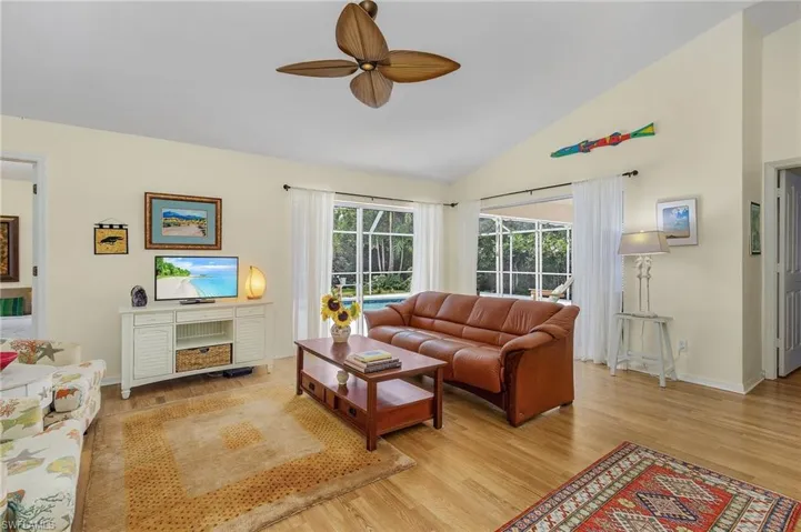 80  Fountain  CIR, Naples, FL 34119