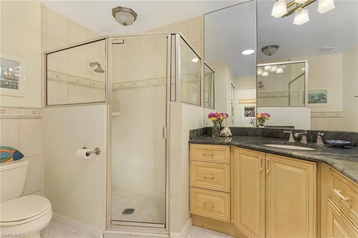80  Fountain  CIR, Naples, FL 34119