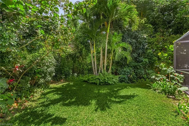 80  Fountain  CIR, Naples, FL 34119