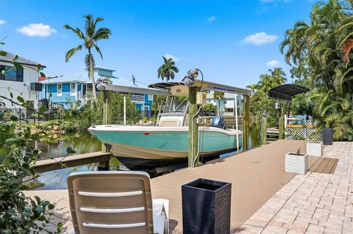 1680 Avion Pl, Naples, Florida 34104