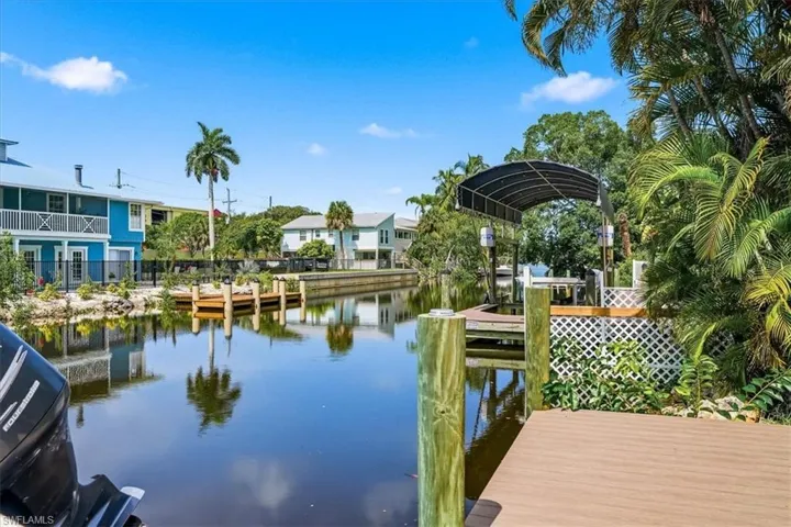 1680 Avion Pl, Naples, Florida 34104
