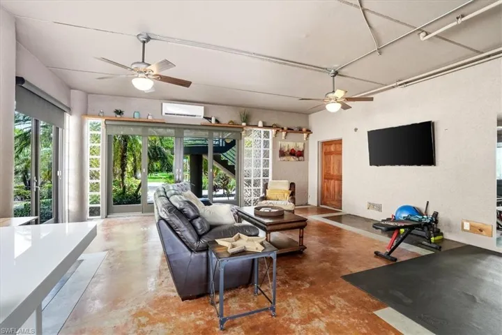 1680 Avion Pl, Naples, Florida 34104