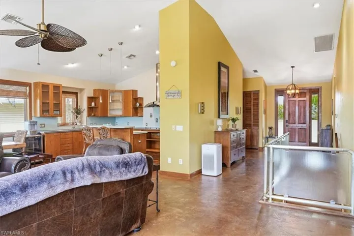 1680 Avion Pl, Naples, Florida 34104