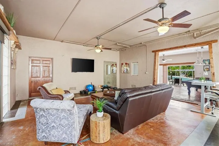 1680 Avion Pl, Naples, Florida 34104
