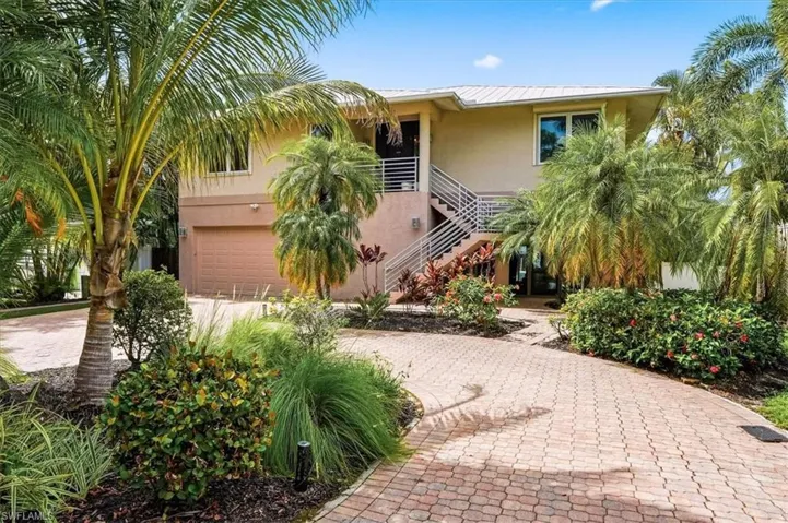 1680 Avion Pl, Naples, Florida 34104