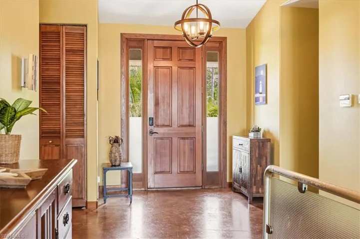1680 Avion Pl, Naples, Florida 34104