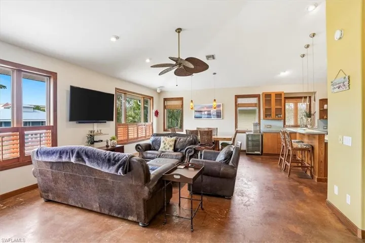 1680 Avion Pl, Naples, Florida 34104