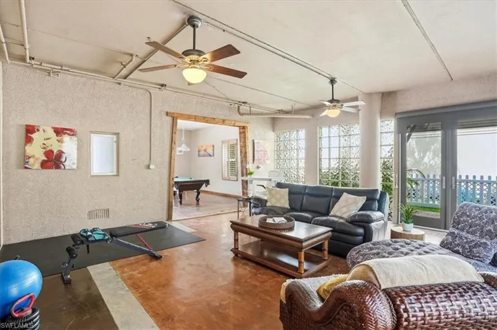 1680 Avion Pl, Naples, Florida 34104