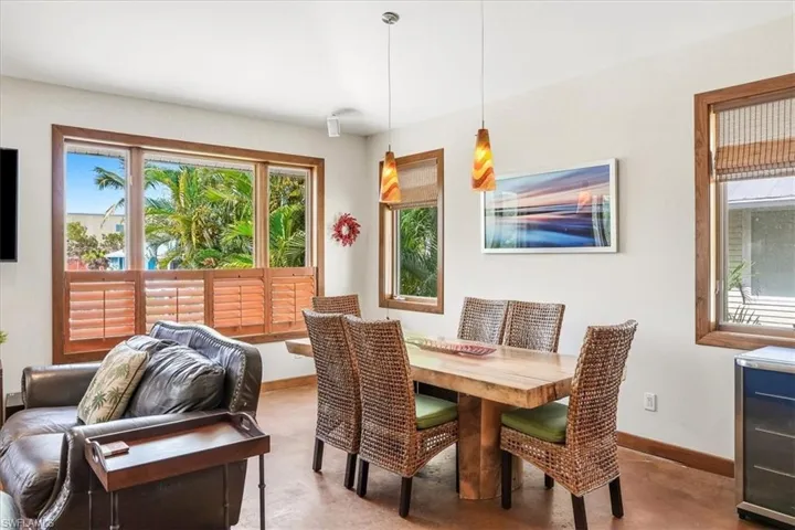 1680 Avion Pl, Naples, Florida 34104