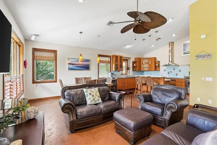 1680 Avion Pl, Naples, Florida 34104