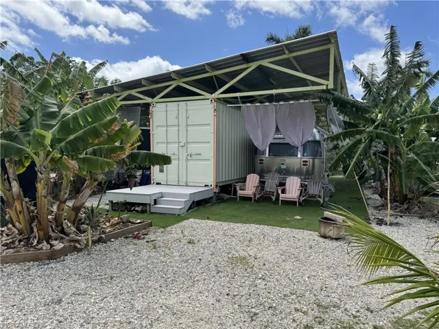 Utility building with Solar system, laundry and bath
