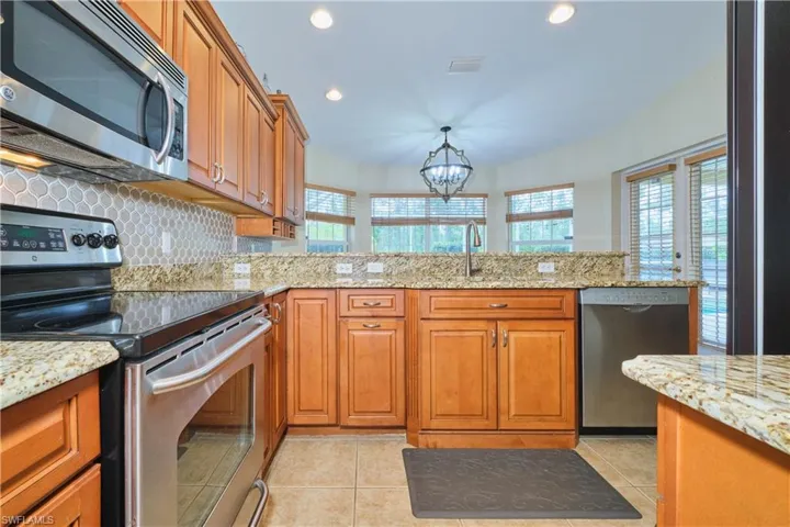 2220  Canton  AVE, Alva, FL 33920
