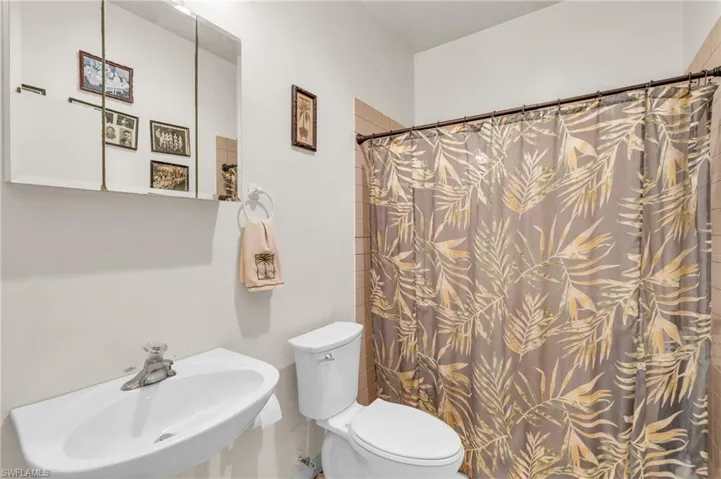 219  Danby  RD, Lehigh Acres, FL 33936