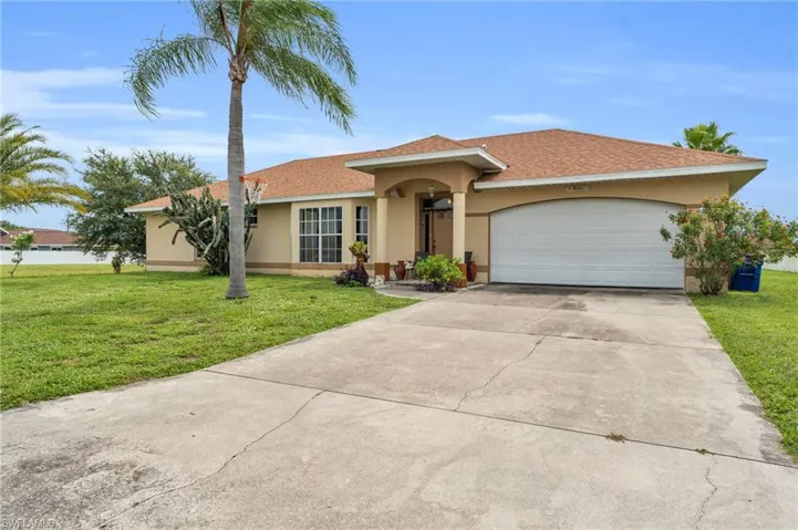 219  Danby  RD, Lehigh Acres, FL 33936