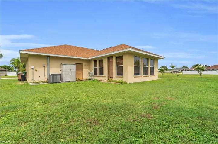 219  Danby  RD, Lehigh Acres, FL 33936