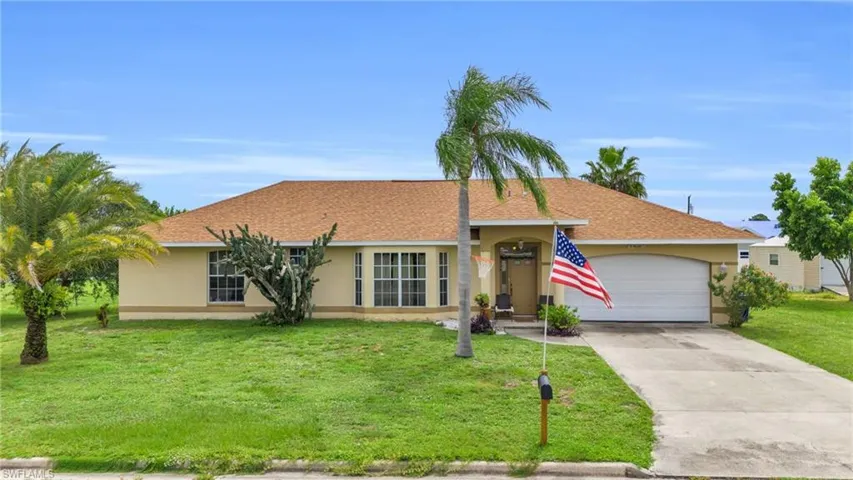 219  Danby  RD, Lehigh Acres, FL 33936