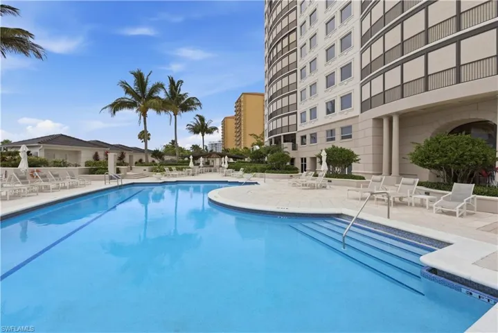 8665 Bay Colony Dr 2001, Naples, Florida 34108