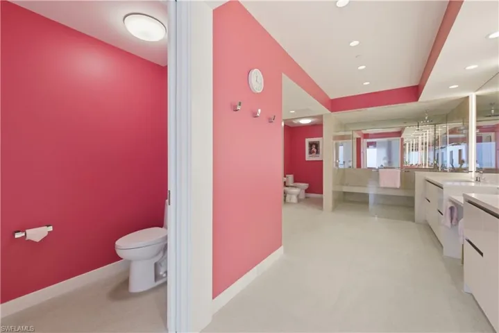 8665 Bay Colony Dr 2001, Naples, Florida 34108