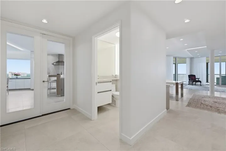 8665 Bay Colony Dr 2001, Naples, Florida 34108